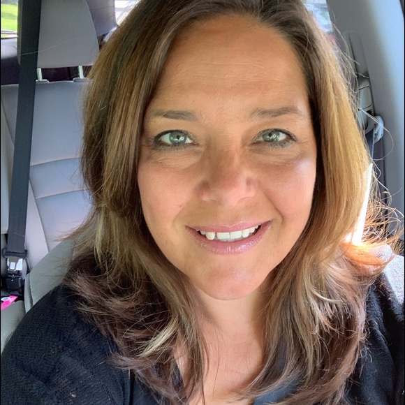 Meet your Posher, Leah - Picture 1 of 1